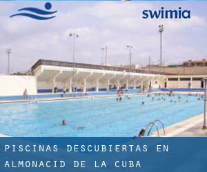 Piscinas descubiertas en Almonacid de la Cuba